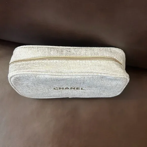NWT CHANEL Beauty Pouch Make Up Bag + 2 Free Chanel Samples & Chanel Box - Picture 6 of 10